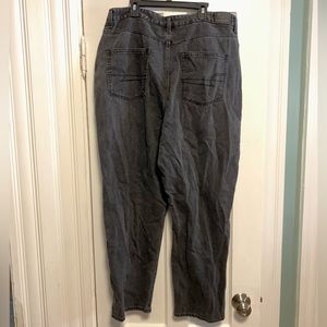 Size 18 curvy black American eagle mom jeans.